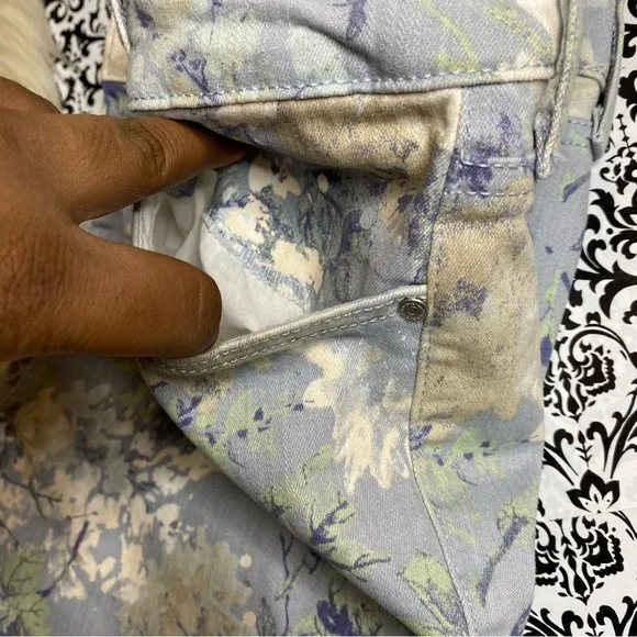 Bandolino: size : 8P : floral ‘mandie capri’ folded denim capri pants - Picture 7 of 11